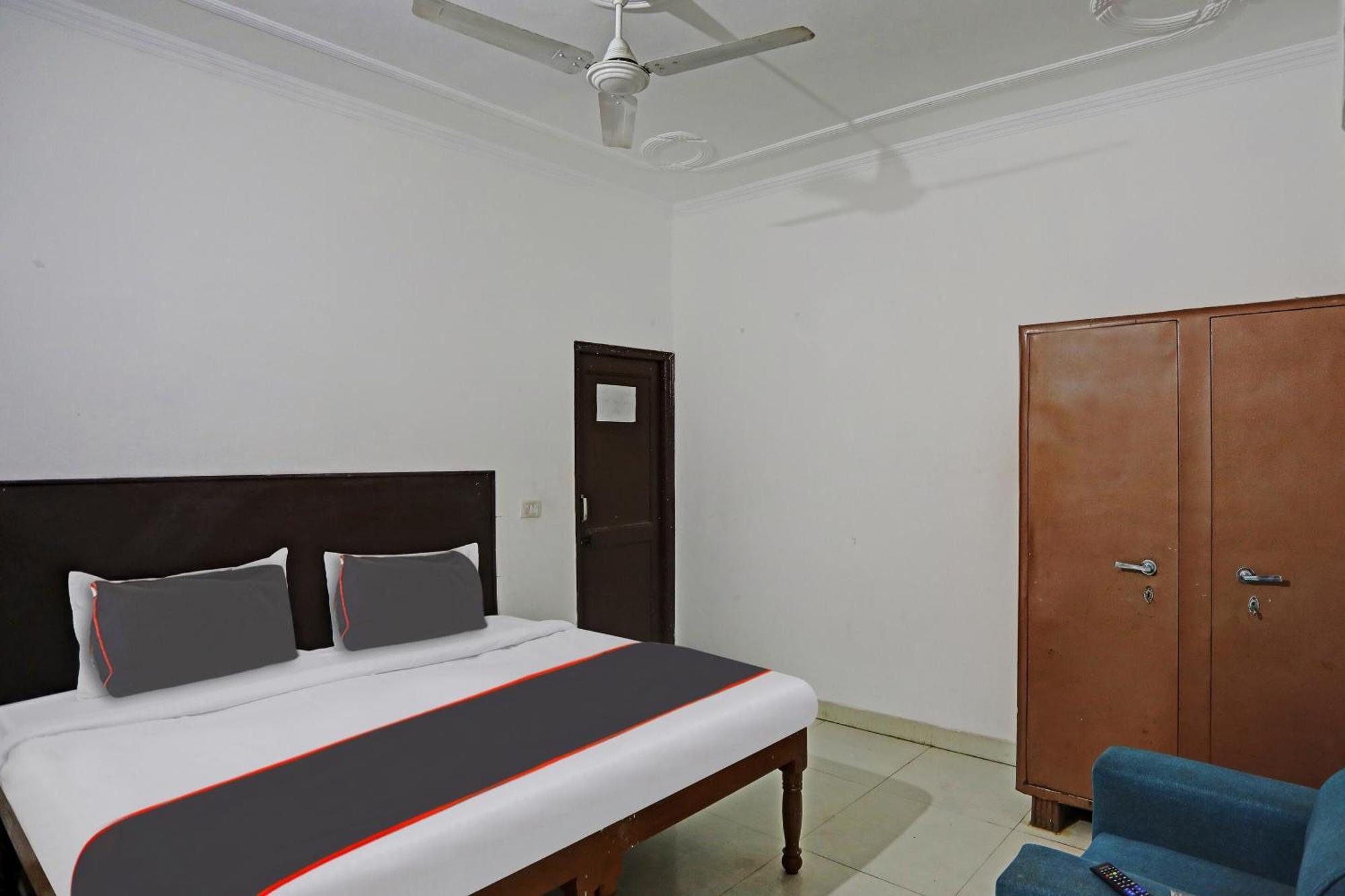 Collection O Mayank Guest House Near Iskcon Temple Noida Kalkaji Devi Екстер'єр фото